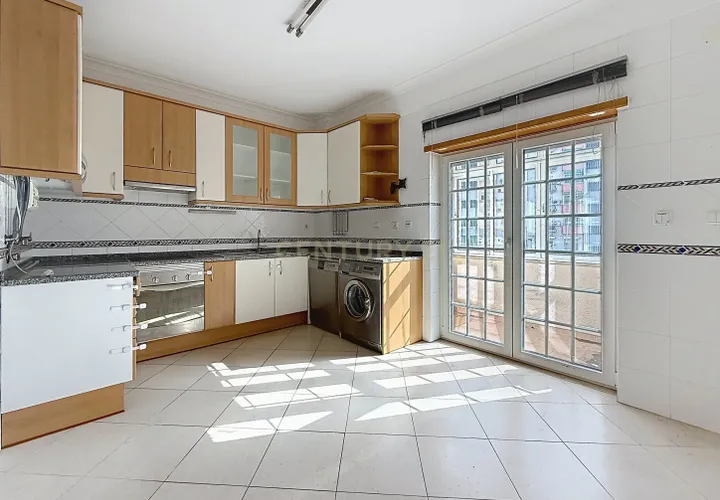 Lejlighed i Seixal, Setubal, Seixal - € 350.000 | Ref: C0191-01591 - foto 1
