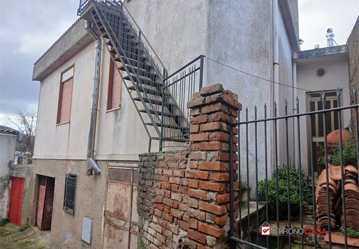 Villa a Messina, Messina, Messina - € 1.000/mes | Ref: SZN-9156 - foto 1
