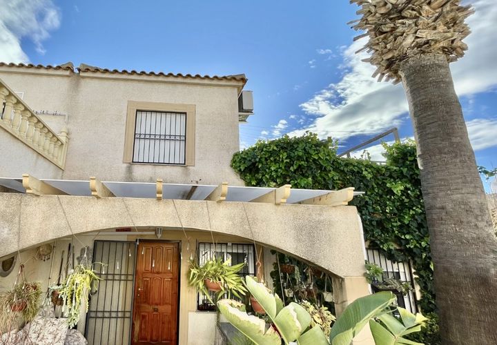 Villa i Punta Prima, Alicante, Punta Prima - € 199.999 | Ref: R11874 - foto 1