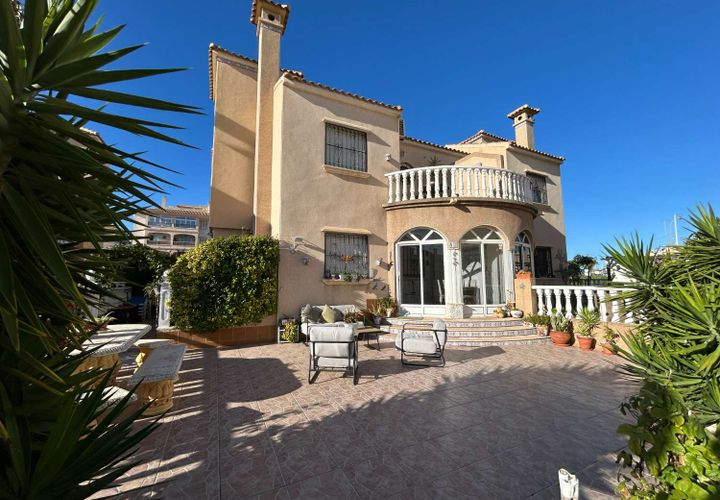 Villa a Orihuela, Alicante, Orihuela - € 260.000 | Ref: B-3467 - foto 1
