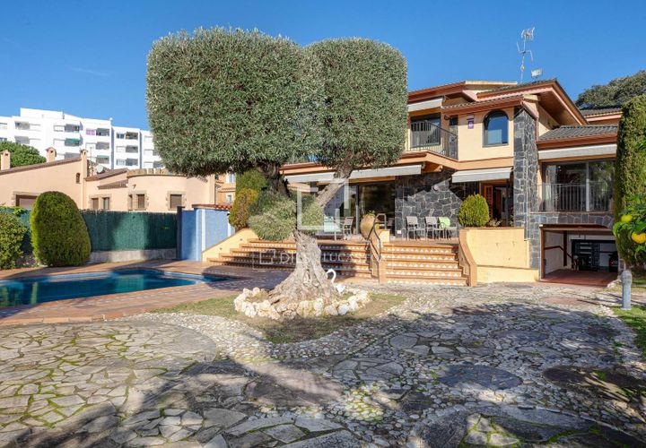 Villa i Lloret De Mar, Gerona, Lloret De Mar - € 3.000.000 | Ref: CBR66239 - foto 1