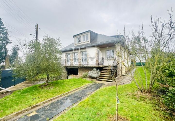 Villa a Laval, Mayenne, Laval - € 291.000 | Ref: 9547 - foto 1