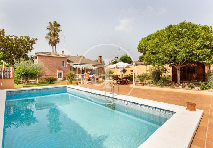 Villa i Montserrat, Valencia, Montserrat - € 480 000 | Ref: VV2602032 - foto 1