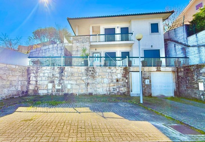 Rækkehus i Arcos de Valdevez, Viana do Castelo, Arcos de Valdevez - € 430.000 | Ref: AV6607 - foto 1