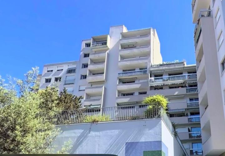 Leilighet i Sèvres, Hauts-de-Seine, Sèvres - € 390 000 | Ref: 92-26-000212- - foto 1