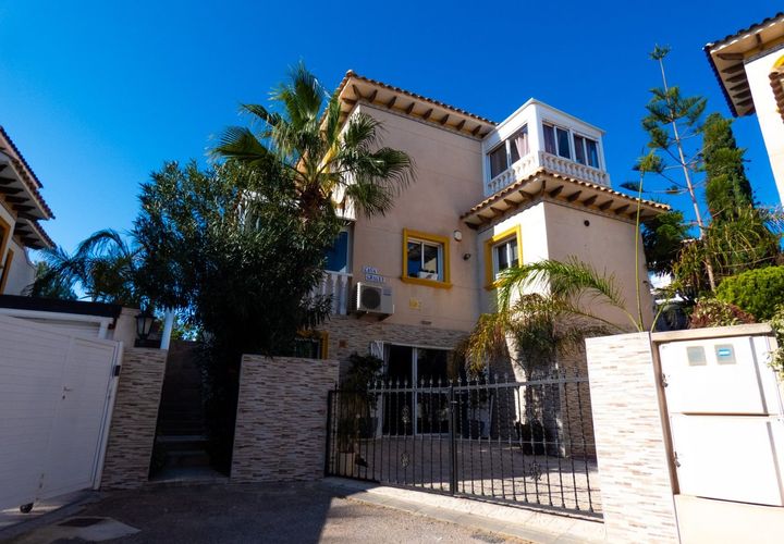 Villa a Playa Flamenca, Alicante, Playa Flamenca - € 399.000 | Ref: 764625 - foto 1