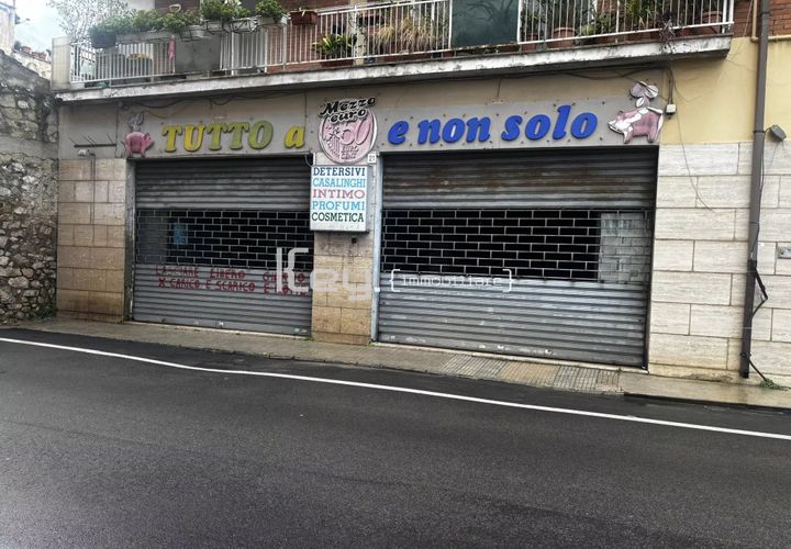 Erhvervsejendom i Terracina, Latina, Terracina - € 189.000 | Ref: V-151 - foto 1