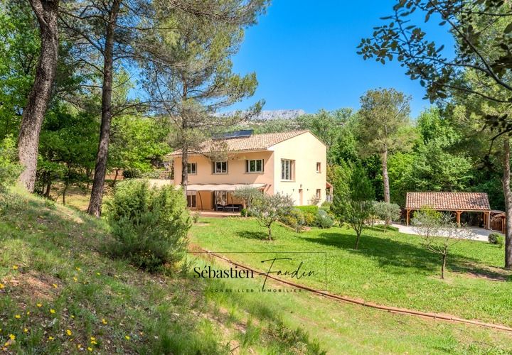 Villa i Rousset, Bouches-du-Rhone, Rousset - € 990.000 | Ref: 340936903657 - foto 1