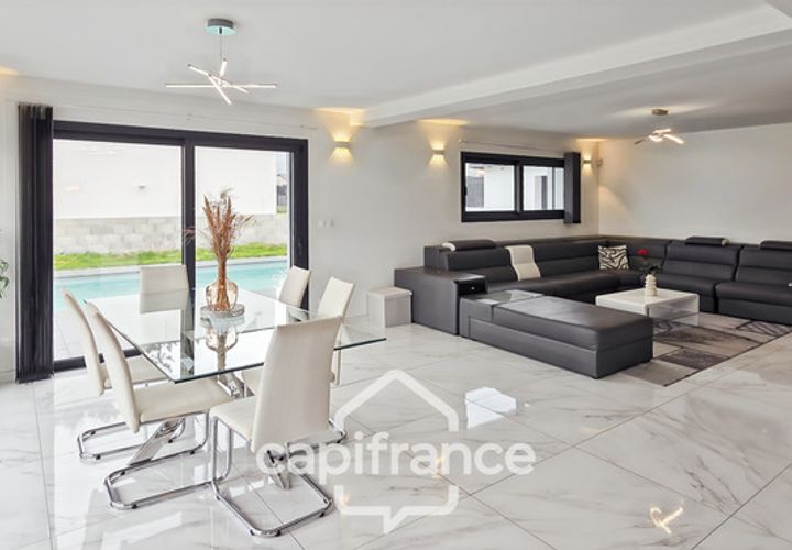 Villa a Versonnex, Haute-Savoie, Versonnex - € 695.000 | Ref: 340936450496 - foto 1