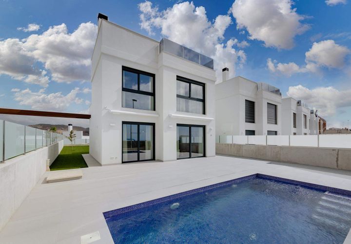 Villa i Mutxamel, Alicante, Mutxamel - € 450.000 | Ref: LUX5787 - foto 1