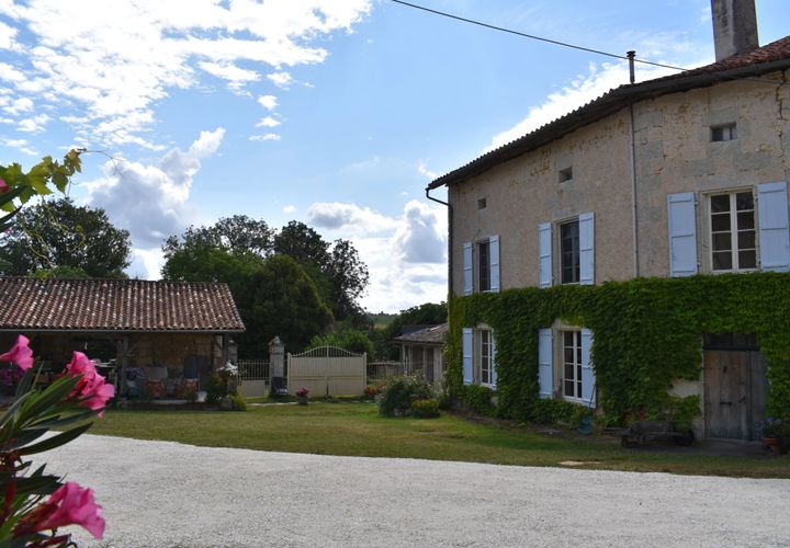Villa a Aubeterre-sur-Dronne, Charente, Aubeterre-sur-Dronne - € 345.000 | Ref: BVI84421 - foto 1
