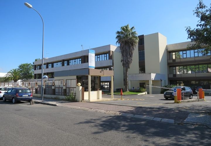 Erhvervsejendom i Amadora, Lisbon, Amadora - € 710.000 | Ref: 004-1439 - foto 1