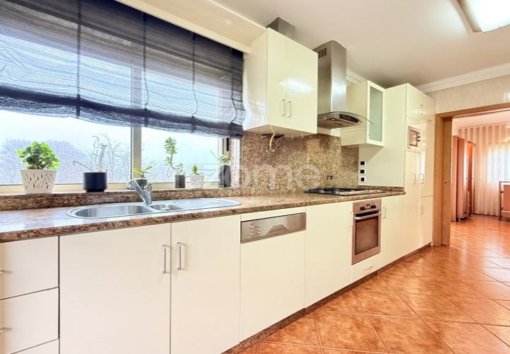 Villa in Brito, Braga, Brito - € 400.000 | Ref: ZMPT585412 - foto 1