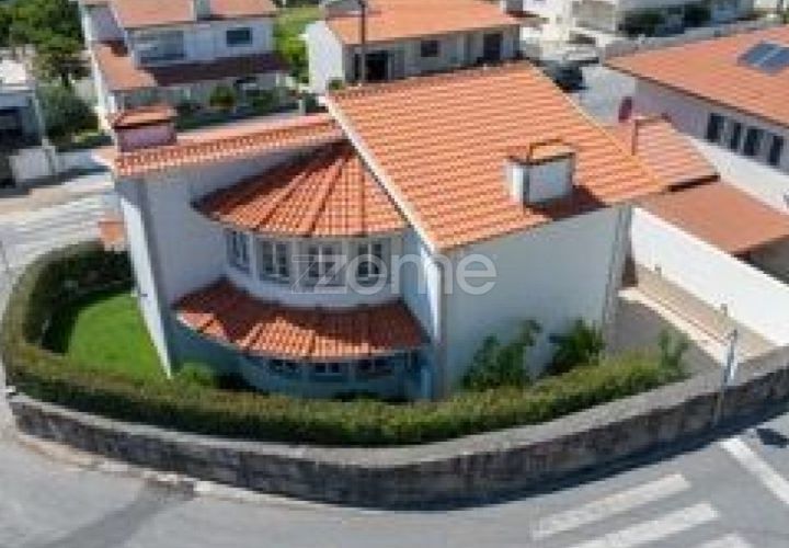 Villa a Vizela, Braga, Vizela - € 750.000 | Ref: ZMPT584900 - foto 1