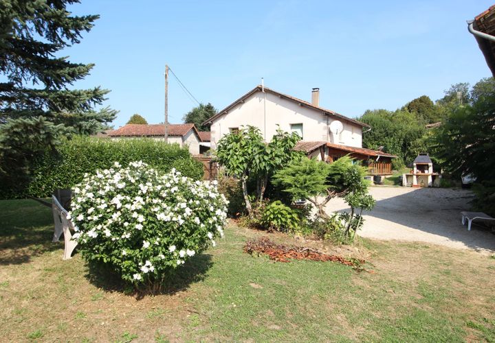 Landsbyhus i Mazerolles, Charente, Mazerolles - € 267.500 | Ref: BVI76852 - foto 1