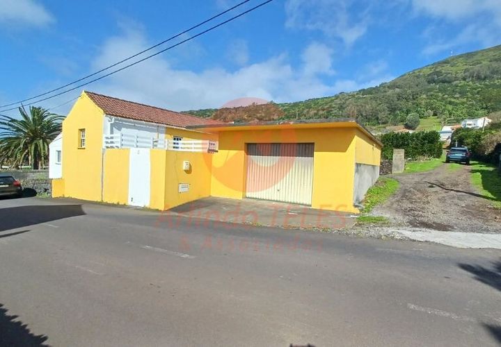 Byhus i Velas, Sao Jorge, Velas - € 198.000 | Ref: M1052 - foto 1