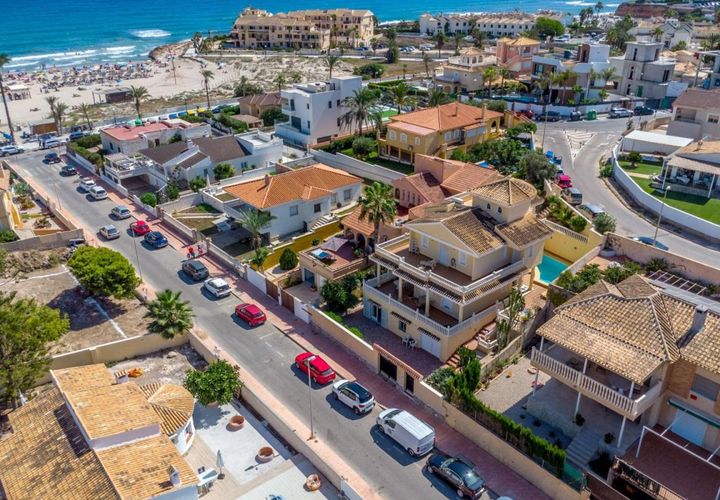 Villa i La Zenia, Alicante, La Zenia - € 799.000 | Ref: CM212 - foto 1