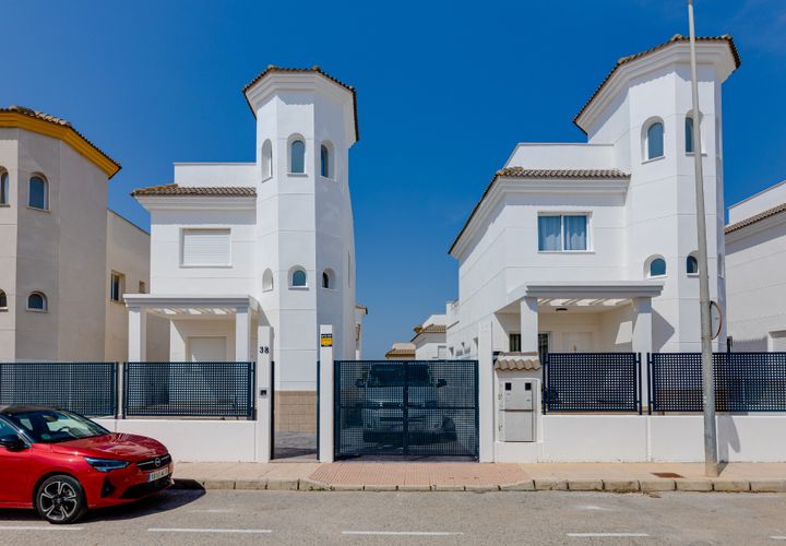Villa i La Marina, Alicante, La Marina - € 280.000 | Ref: NSCC169 - foto 1
