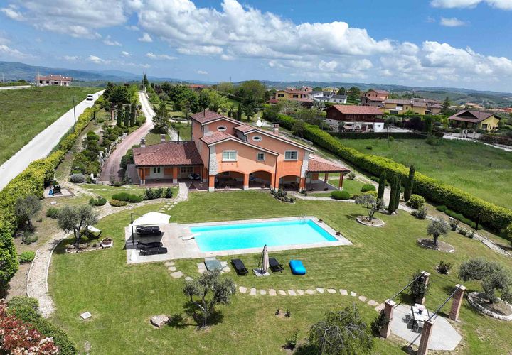 Villa i Campobasso, Campobasso, Campobasso - € 990.000 | Ref: V003138 - foto 1