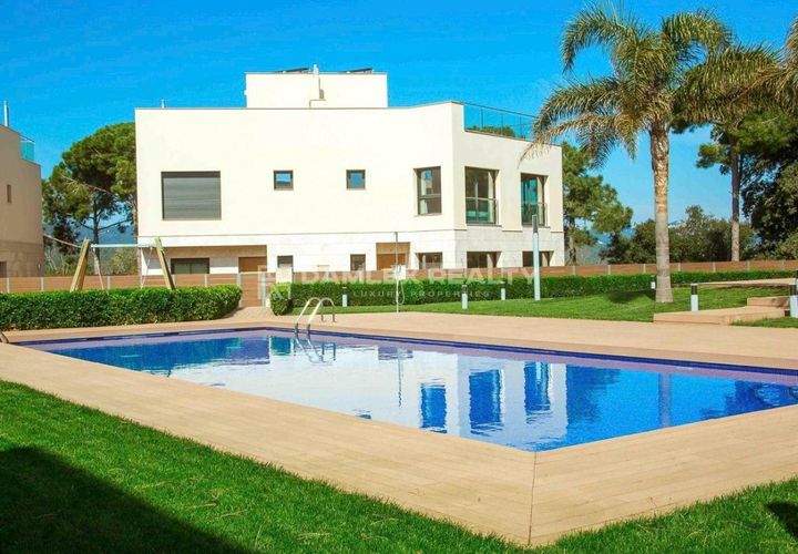 Villa i Lloret De Mar, Gerona, Lloret De Mar - € 870.000 | Ref: 75196 - foto 1