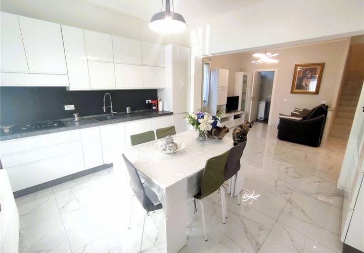 Byhus i Verbania, Verbano Cusio Ossola, Verbania - € 550.000 | Ref: VB213AI - foto 1