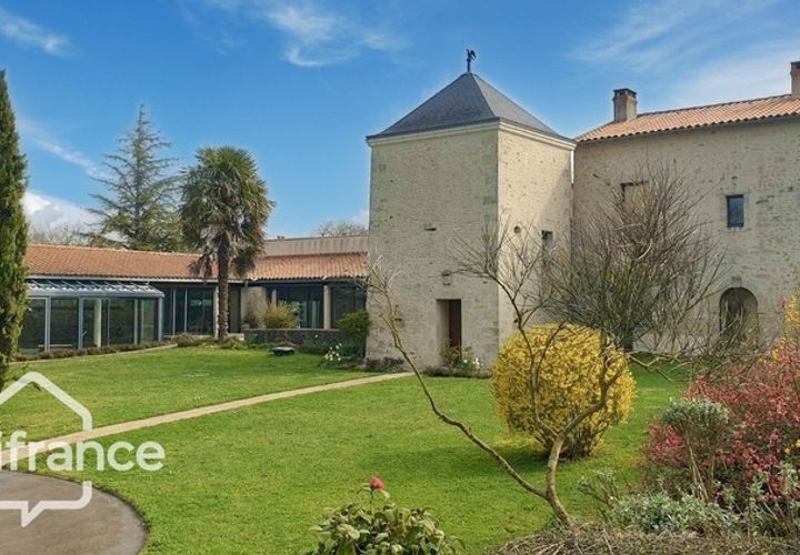 Villa a Thouars, Deux-Sevres, Thouars - € 599.000 | Ref: 340938595991 - foto 1