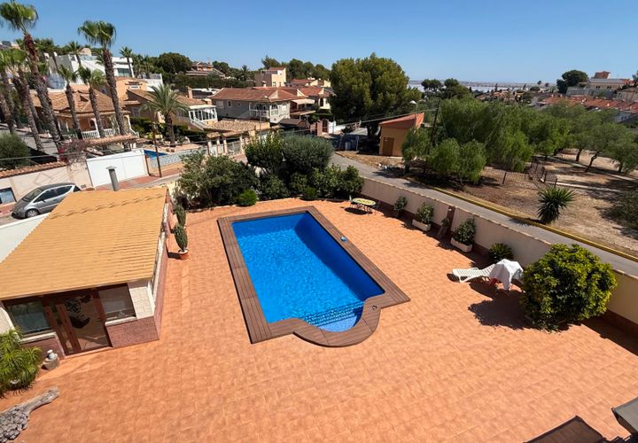 Villa a Torrevieja, Alicante, Torrevieja - € 930.000 | Ref: CLDZCJ-15548 - foto 1