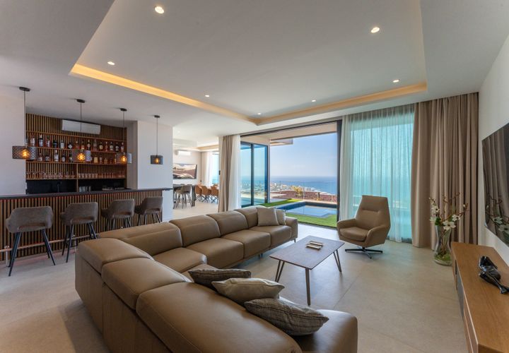 Villa a Adeje, Tenerife, Adeje - € 26.000/mes | Ref: UpperVilla - foto 1