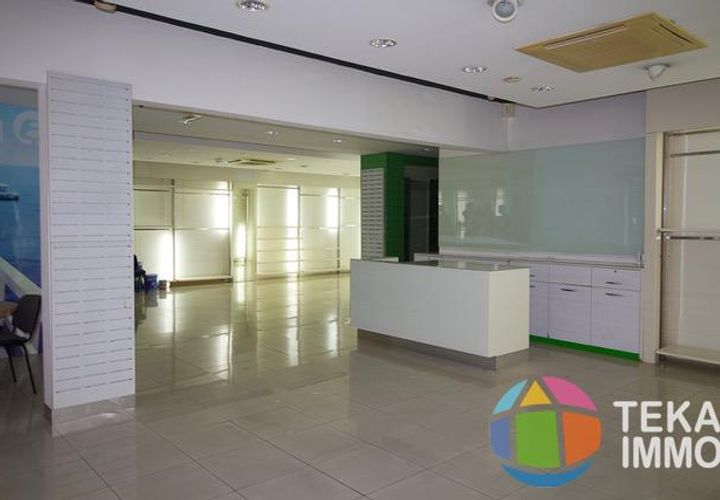 L'establiment comercial a Saint-Andre, La Reunion, Saint-Andre - € 37.200/mes | Ref: 6625k - foto 1