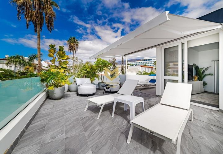 Villa a Adeje, Tenerife, Adeje - € 1.590.000 | Ref: P00022/13668 - foto 1