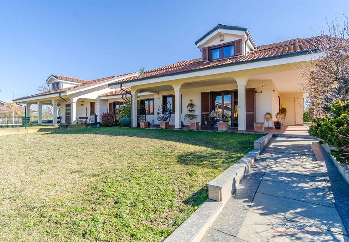 Villa i Orbassano, Turin, Orbassano - € 550.000 | Ref: VOR999 - foto 1