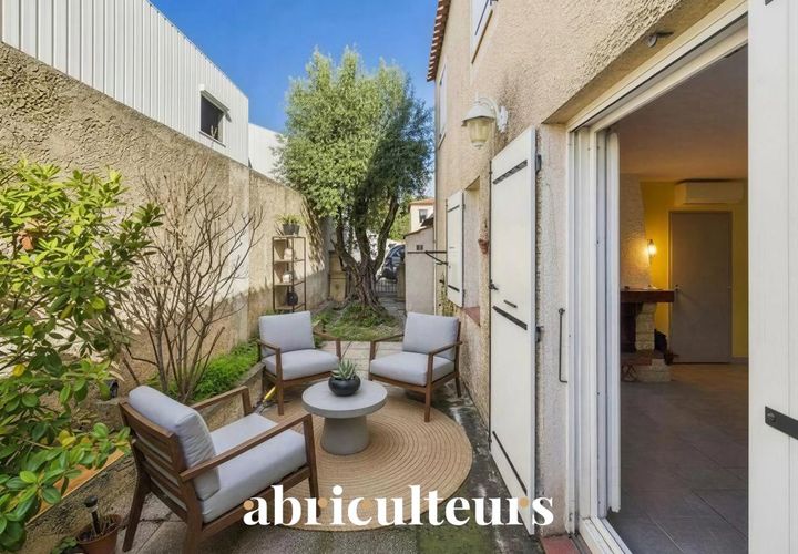 Villa i Marseille, Bouches-du-Rhone, Marseille - € 340.000 | Ref: APVM25028613010 - foto 1