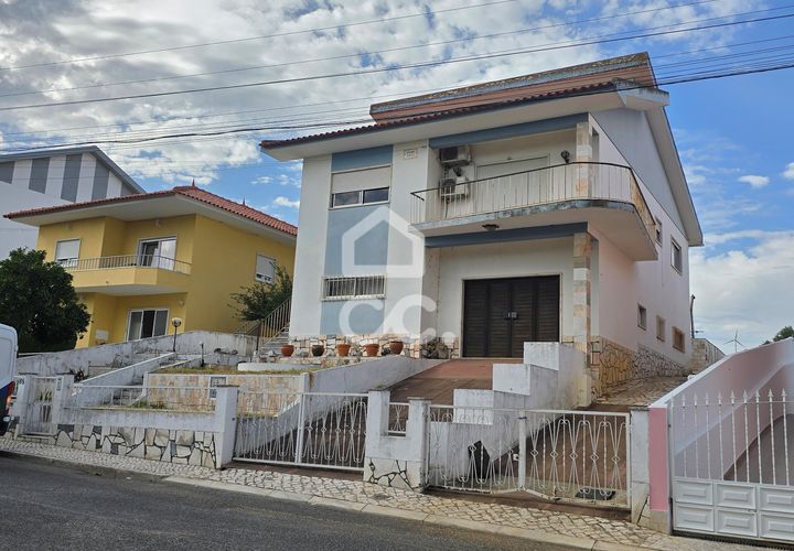 Villa i Loures, Lisbon, Loures - € 650.000 | Ref: 409/M/00055 - foto 1