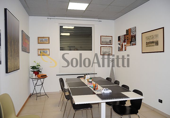L'establiment comercial a Settimo Torinese, Turin, Settimo Torinese - € 400/mes | Ref: AA1262 - foto 1