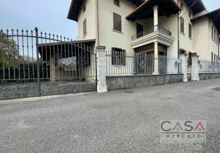 Villa a Pordenone, Pordenone, Pordenone - € 380.000 | Ref: 2388-072 - foto 1