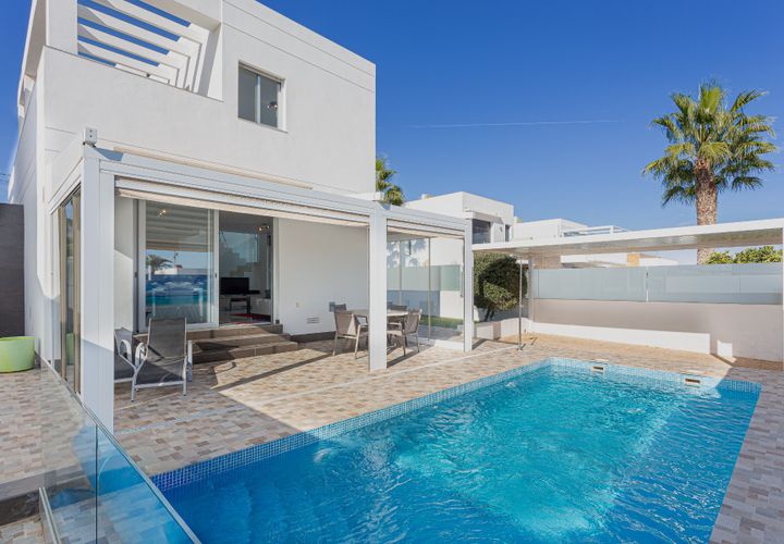 Villa i Cabo Roig, Alicante, Cabo Roig - € 450 000 | Ref: 27-53-490-11-799/75133 - foto 1