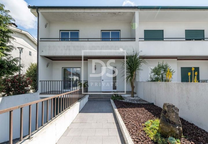 Rækkehus i Amares, Braga, Amares - € 320.000 | Ref: DSPMCANAV66 - foto 1