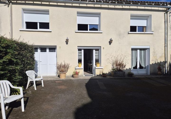 Villa a Aigre, Charente, Aigre - € 109.600 | Ref: 245_FLR-0025407 - foto 1