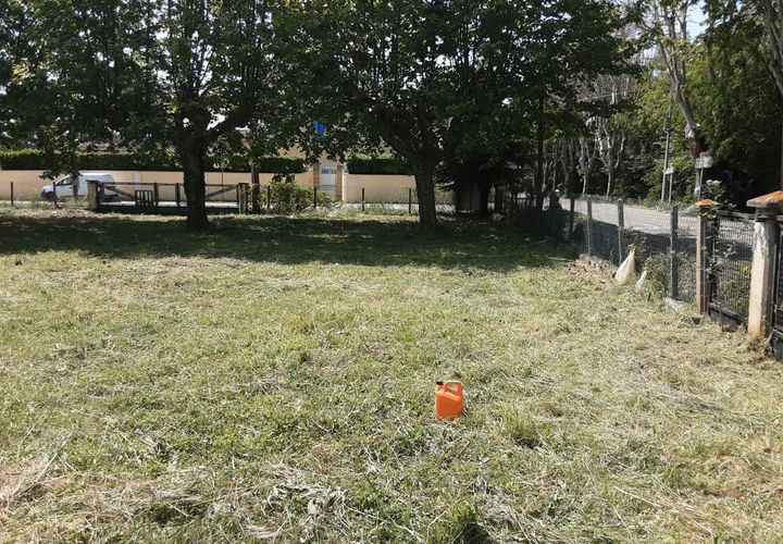 Helårsgrund i Arles, Bouches-du-Rhone, Arles - € 139.900 | Ref: S1TMJ5 - foto 1