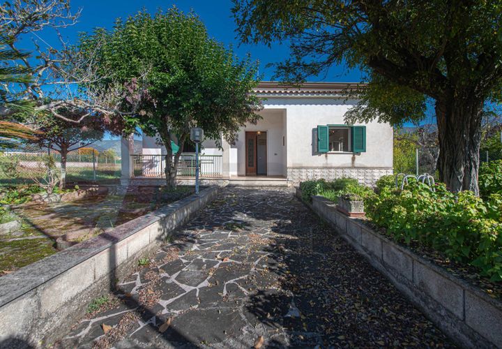 Villa a Roccasecca, Frosinone, Roccasecca - € 150.000 | Ref: AC99-149-1680 - foto 1