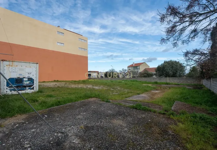 Helårsgrund i Amadora, Lisbon, Amadora - € 165.000 | Ref: C0444-00829 - foto 1