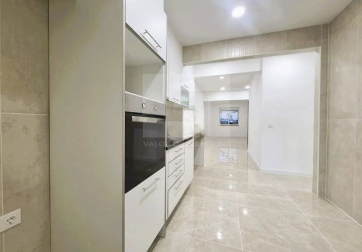 Lejlighed i Almada, Setubal, Almada - € 330.000 | Ref: GX-403 - foto 1