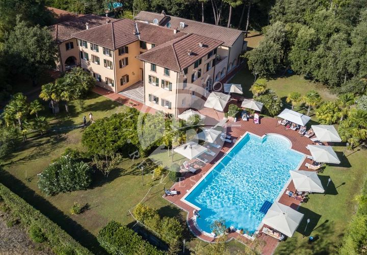 Villa a Massa, Massa and Carrara, Massa - € 9.500.000 | Ref: IB 723 - foto 1