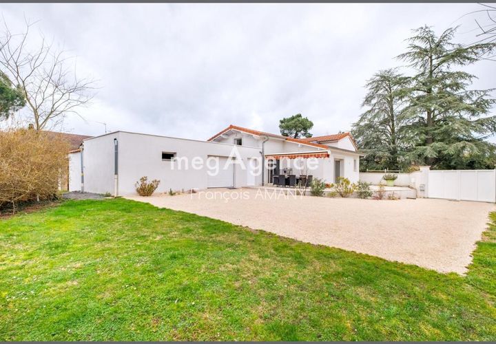 Villa a Bage-Dommartin, Ain, Bage-Dommartin - € 540.000 | Ref: 198960 - foto 1