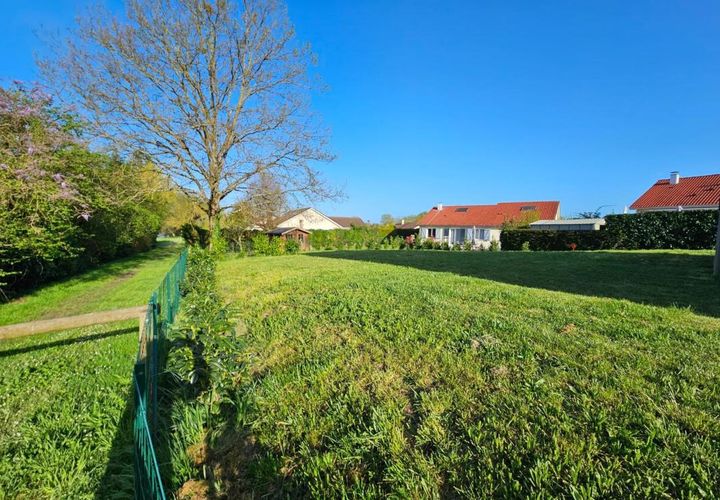 Helårsgrund i Saint-Pavace, Sarthe, Saint-Pavace - € 55.000 | Ref: 199152 - foto 1