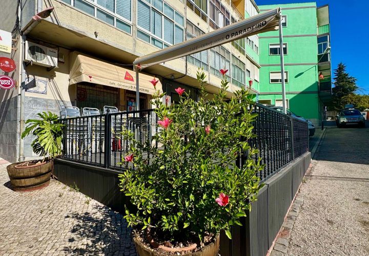 Erhvervsejendom i Camarate, Lisbon, Camarate - € 149.000 | Ref: C0362-00875 - foto 1