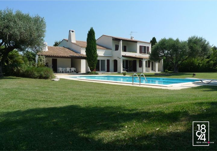 Villa in Arles, Bouches-du-Rhone, Arles - € 649.500 | Ref: SDWR-MB8-WH3 - foto 1