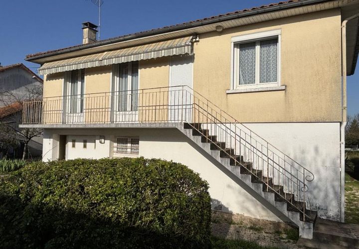 Villa a Ruffec, Charente, Ruffec - € 128.400 | Ref: 69B562894E214508 - foto 1