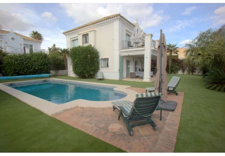 Villa a La Duquesa, Malaga, La Duquesa - € 695.000 | Ref: SMSM14678 - foto 1