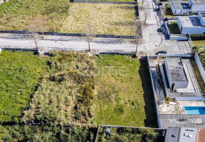 Helårsgrund i Grijo, Porto, Grijo - € 150.000 | Ref: ZMPT584196 - foto 1